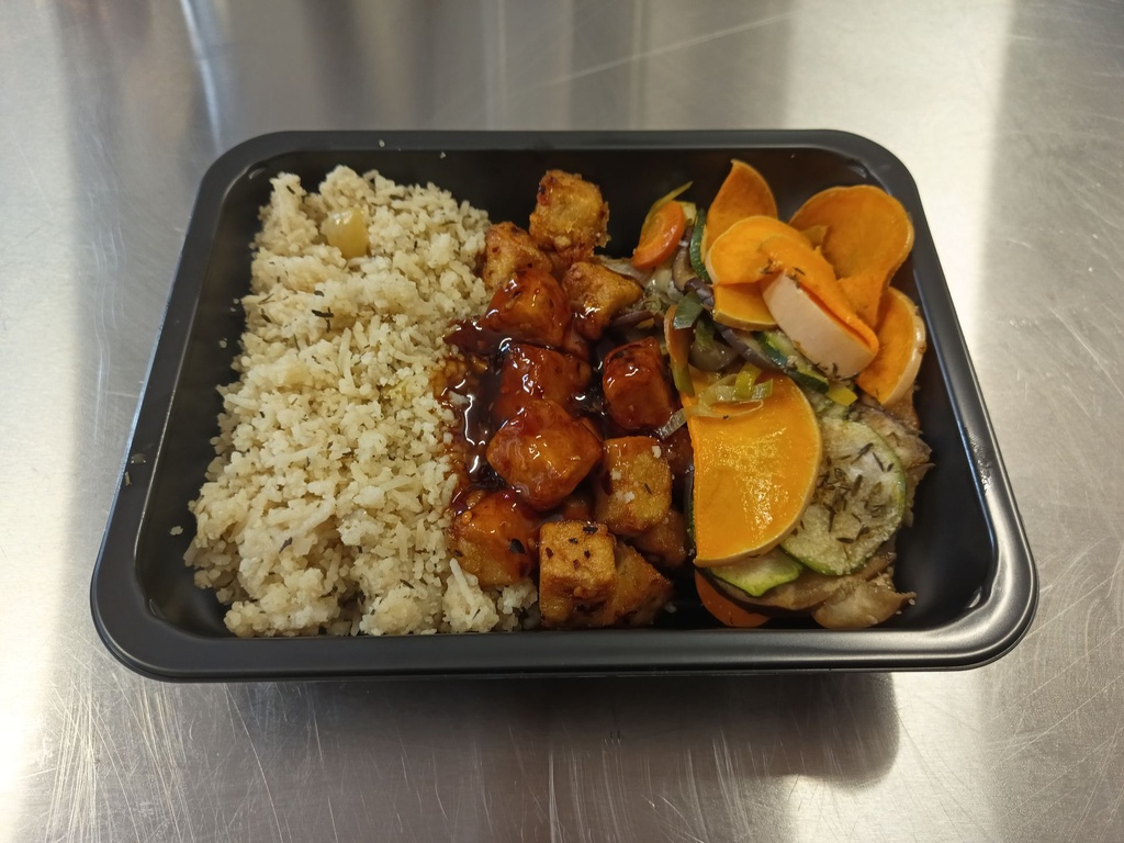 [REF-SV-008] Tofu mariné sous vide, riz pilaf & légumes
